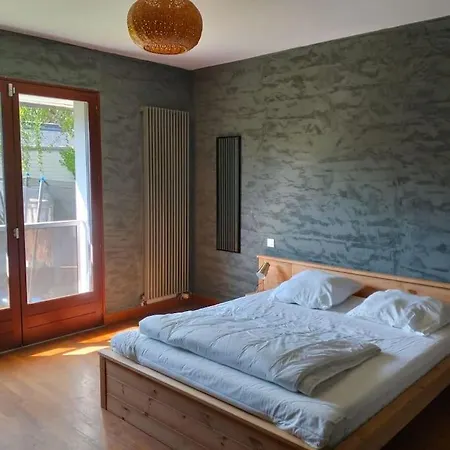 20 People House Swimming Pool And 度假居 *